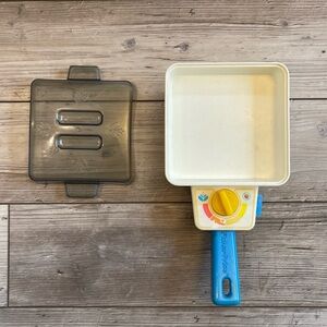Vintage Fisher-Price Fun with Food Super Skillet toy frying pan w/ Lid